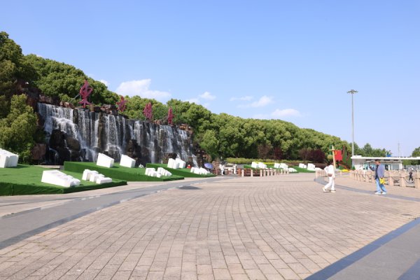 益丰配资 过万客流量的东方绿舟奇妙夜，点亮五一沪郊夜游文旅新模式