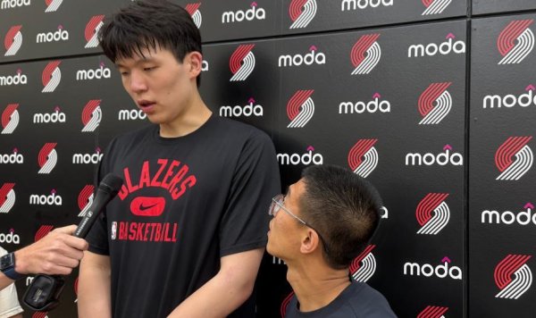 泸深配 杨瀚森夏联首训获好评！教练称赞成熟学东西很快 队友感慨太会传球